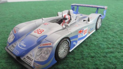 AUDI R8  SCALEXTRIC