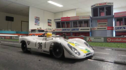 PORSCHE 908