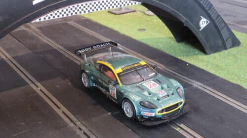 ASTON MARTIN DBR 9