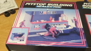 SCALEXTRIC PITSTOP BUILDING