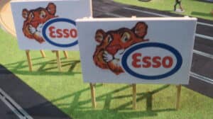 HANDBUILD BILLBOARD ESSO