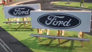 HANDBUILD BILLBOARD FORD