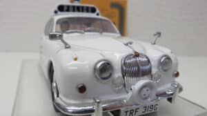 SCALEXTRIC JAGUAR MK II