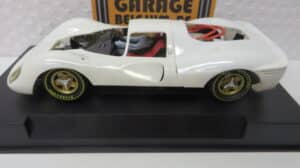 POLICAR FERRARI 330 P4 WHITE KIT